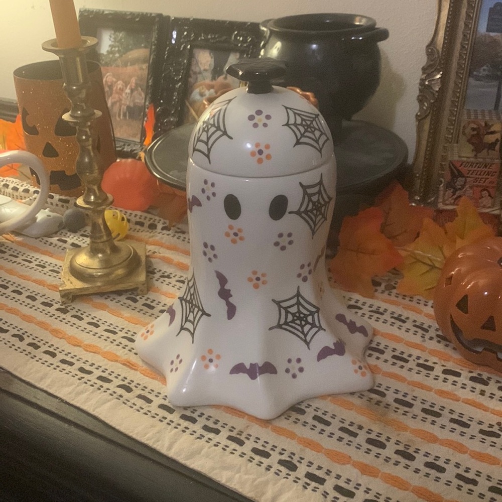 Temptations ghost candy dish